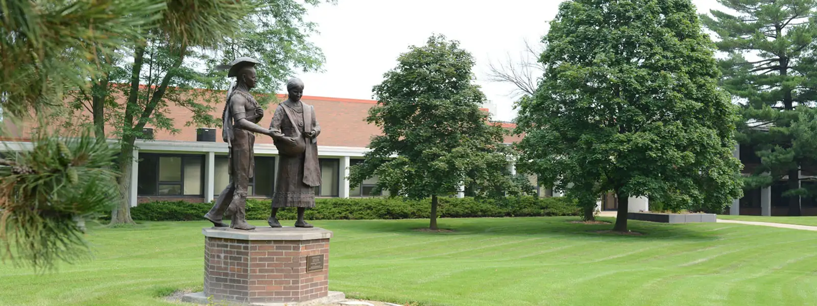 Statue at the Ottumwa campus